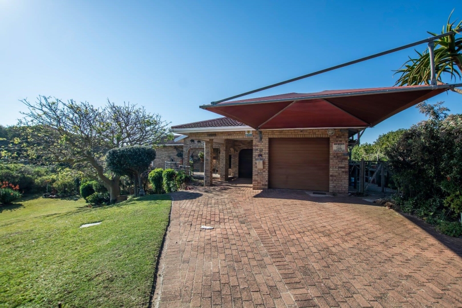 5 Bedroom Property for Sale in Paradise Beach Eastern Cape